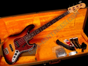 FENDER Custom Shop Jazz Bass Cunetto Relic de 1996 - p1150881.jpg